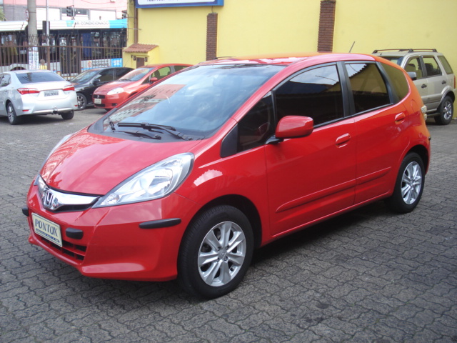 FIT 1.4 AUTOMATICO , 2014 , BAIXA QUILOMETRAGEM ,UNICO DONO ,E PEGAR E ANDAR