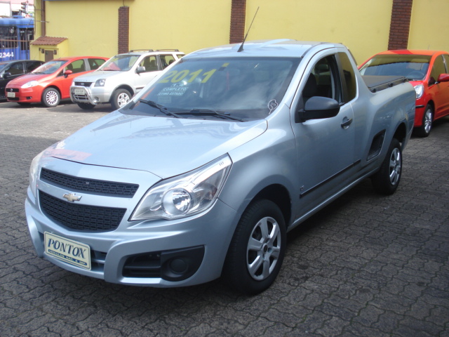 MONTANA 1.4 LS 2011 , EXCELENTE ESTADO ,COM AR DIREÇÃO VIDROS , E PEGAR E ANDAR