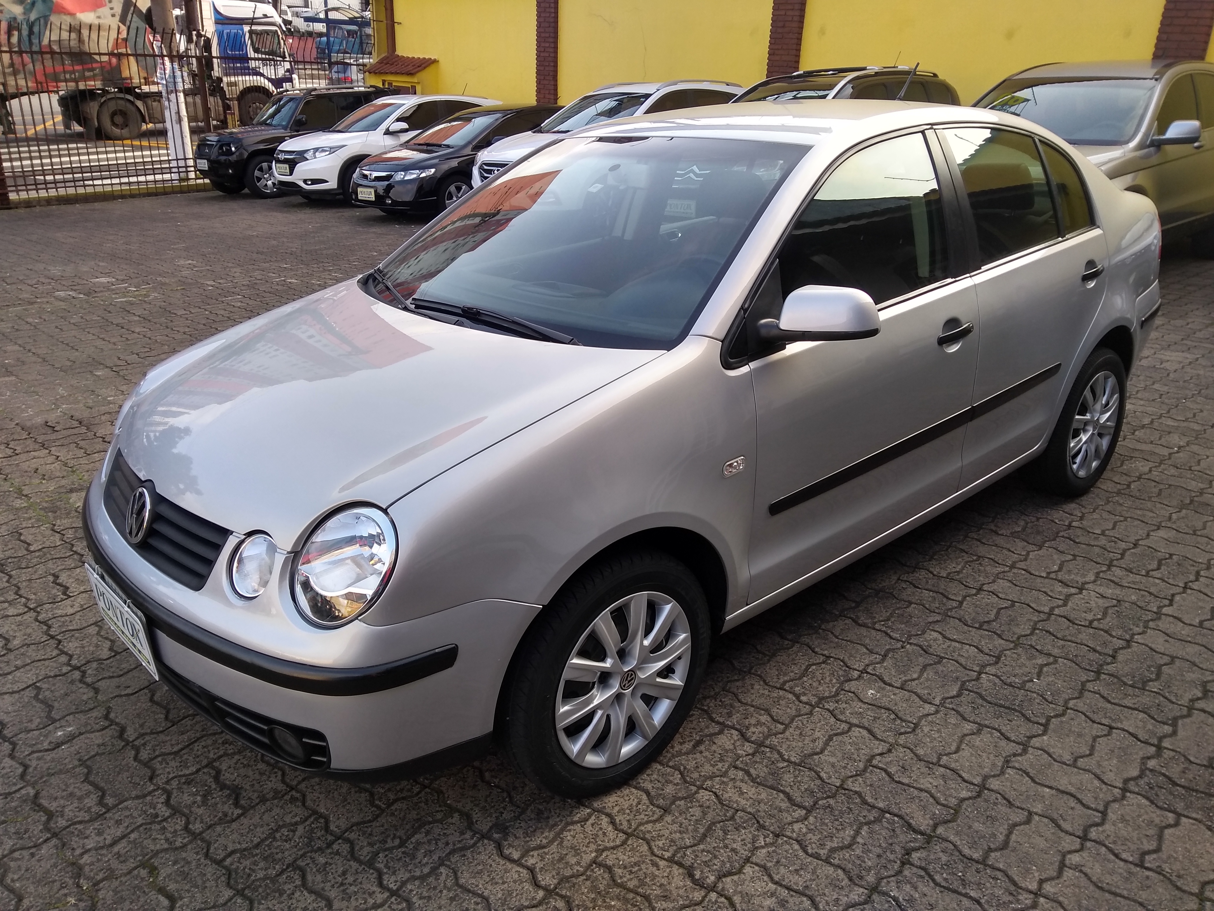 POLO 1.6 SEDAN ,2005/2005 ,EXCELENTE MECANICA ,PINTURA , TAPEÇARIA , E PEGAR E ANDAR