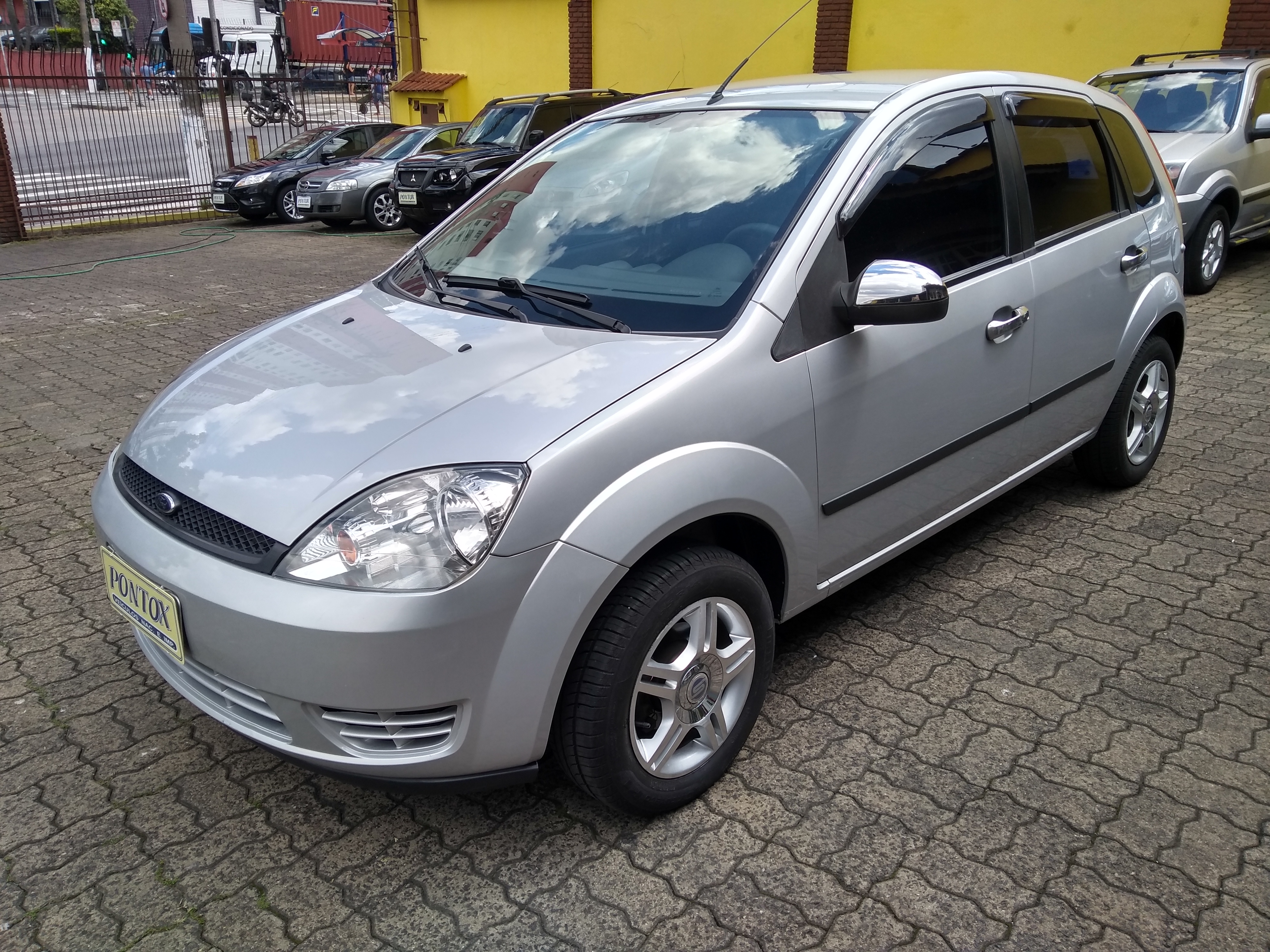 FIESTA 1.6 HATCH FLEX MODELO BASICO , EXCELENTE PINTURA TAPEÇARIA MECANICA ,PNEUS NOVOS