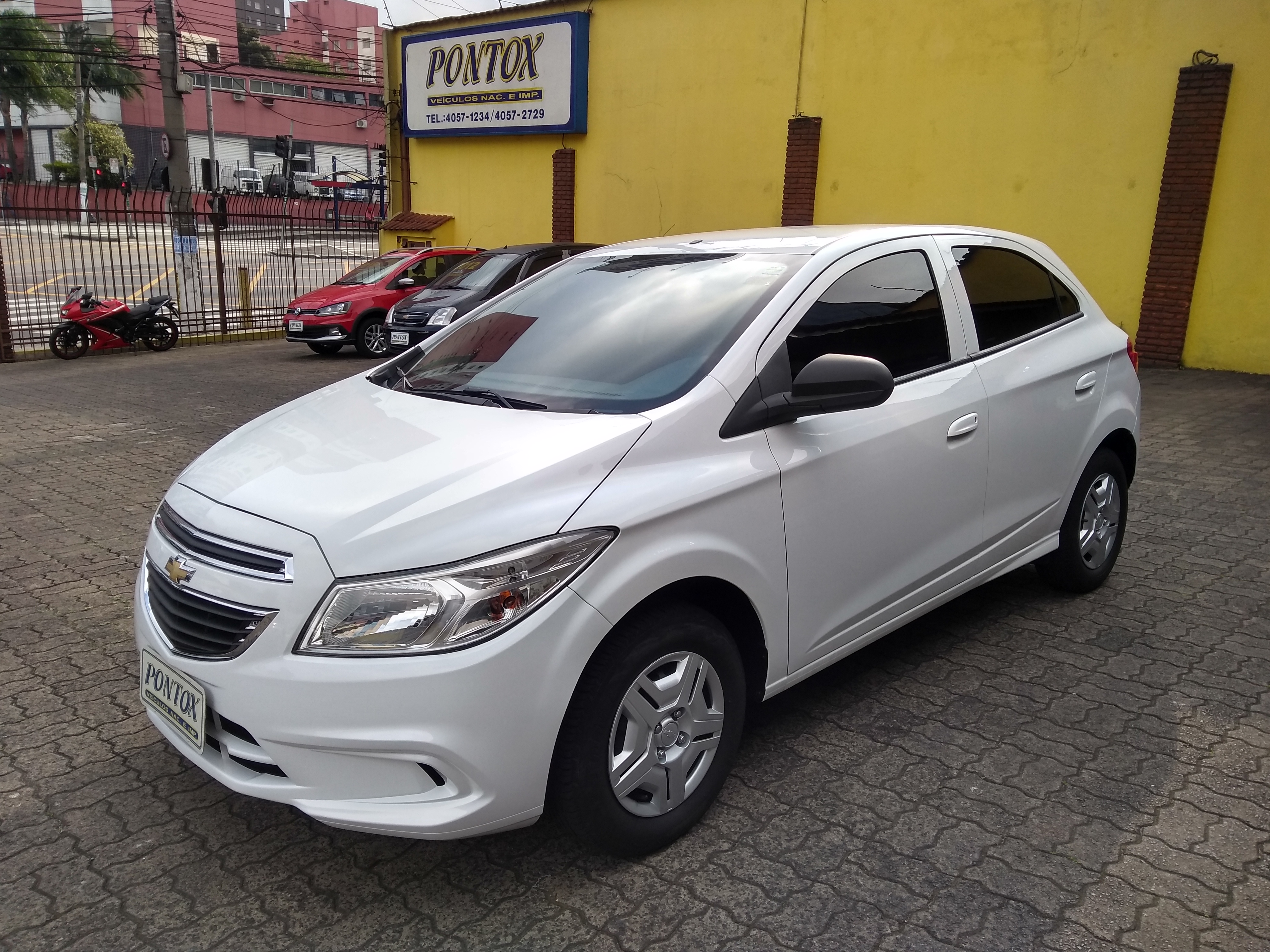 ONIX 1.0 LT ,SUPER NOVO , BAIXA KM , COM AR DIREÇÃO VIDROS, E PEGAR E ANDAR