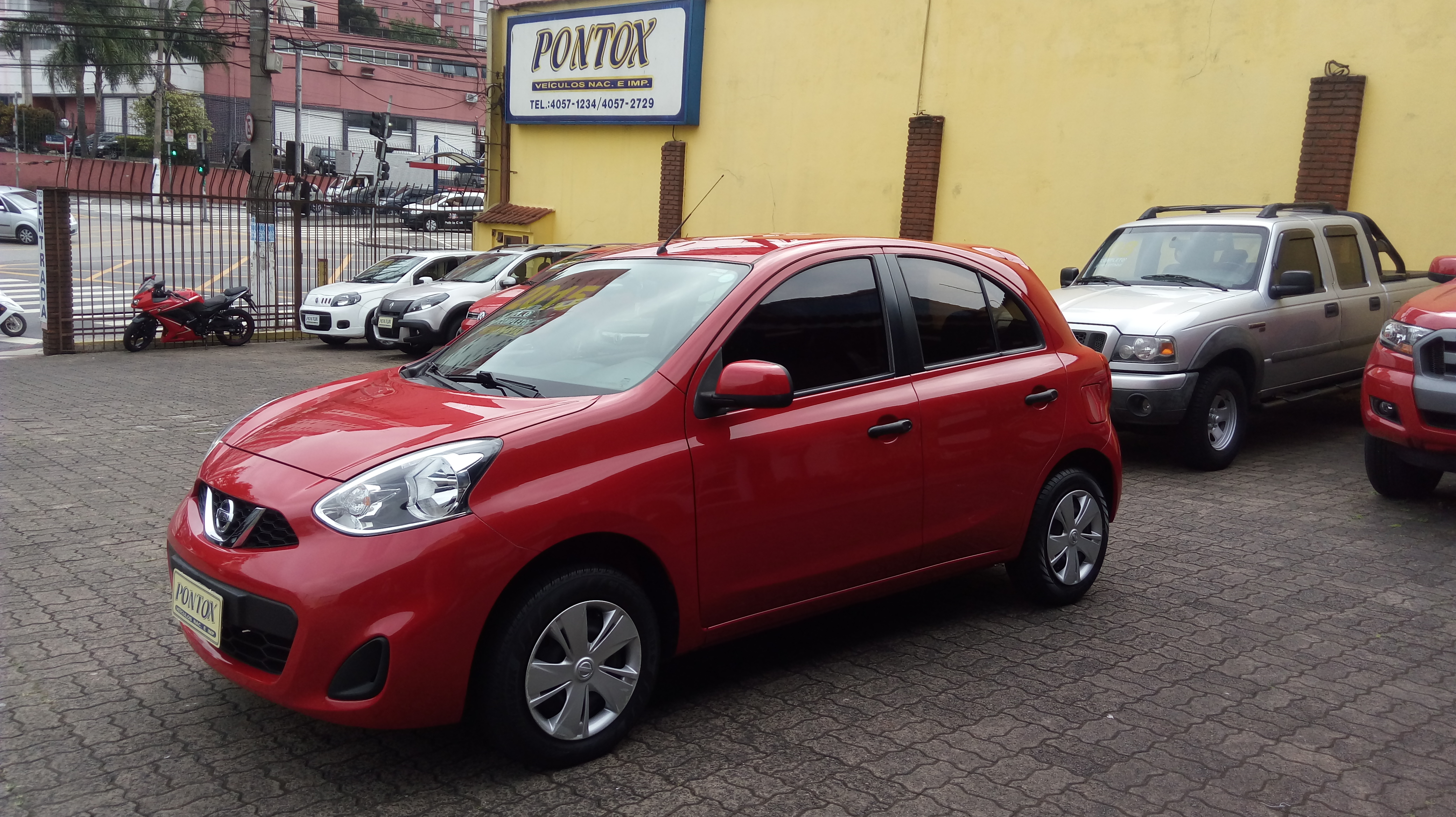 NISSAN MARCH 1.0 S , UNICO DONO , COM AR DIREÇÃO VIDROS , E PEGAR E ANDAR