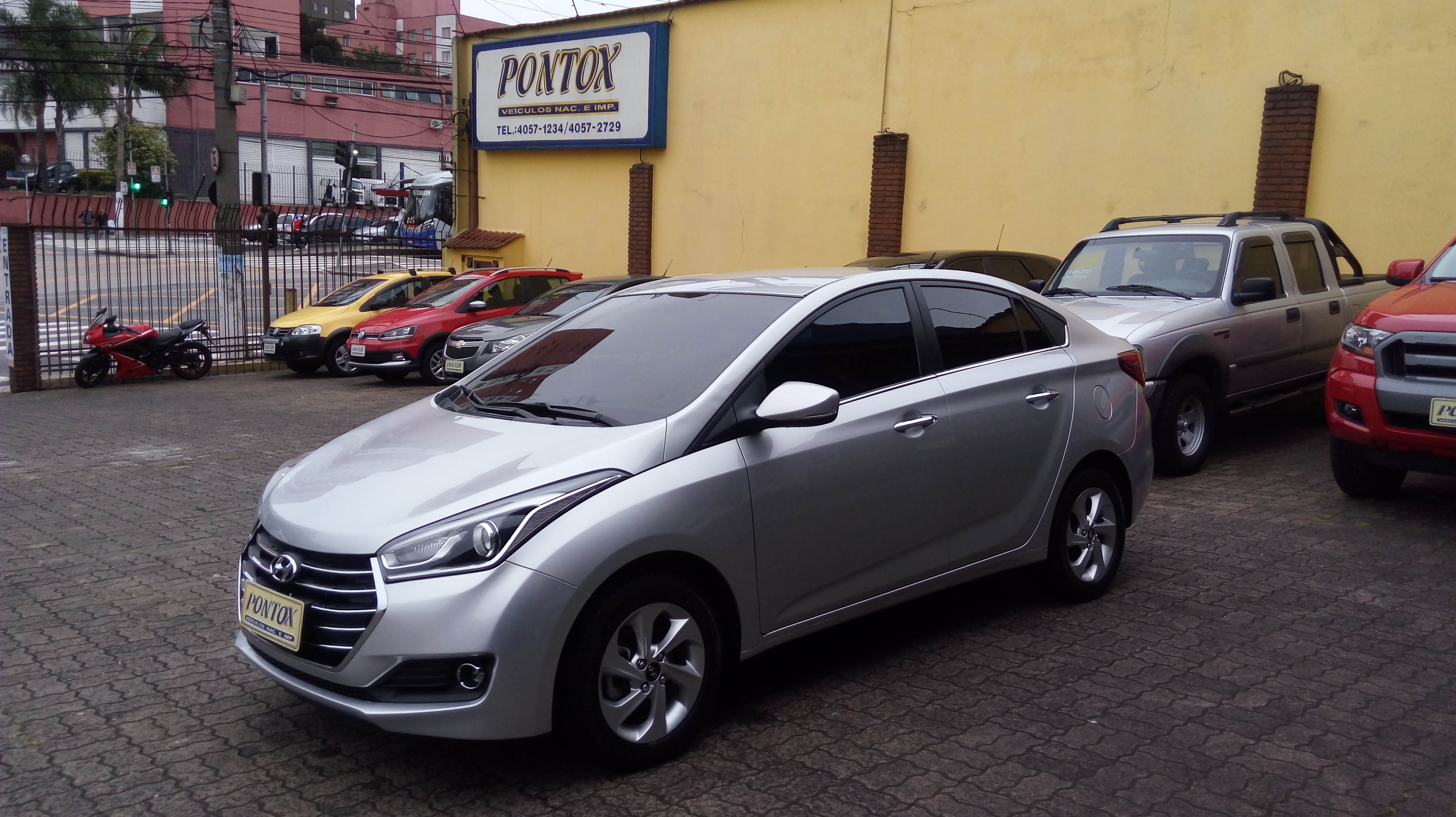 HYUNDAI HB20 1.6 PREMIUM , AUTOMATICO , SUPER NOVO , BAIXA KM , E PEGAR E ANDAR