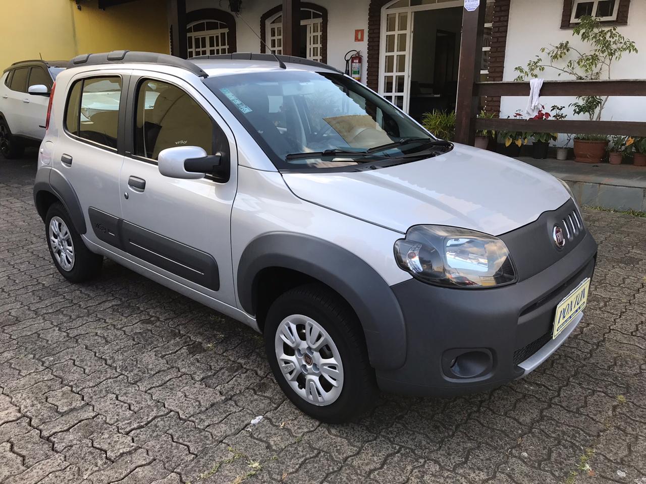 UNO 1.4 WAY ,COM AR DIREÇÃO VIDROS E TRAVAS ELETRICAS ,EM EXCELENTE ESTADO , E PEGAR E ANDAR