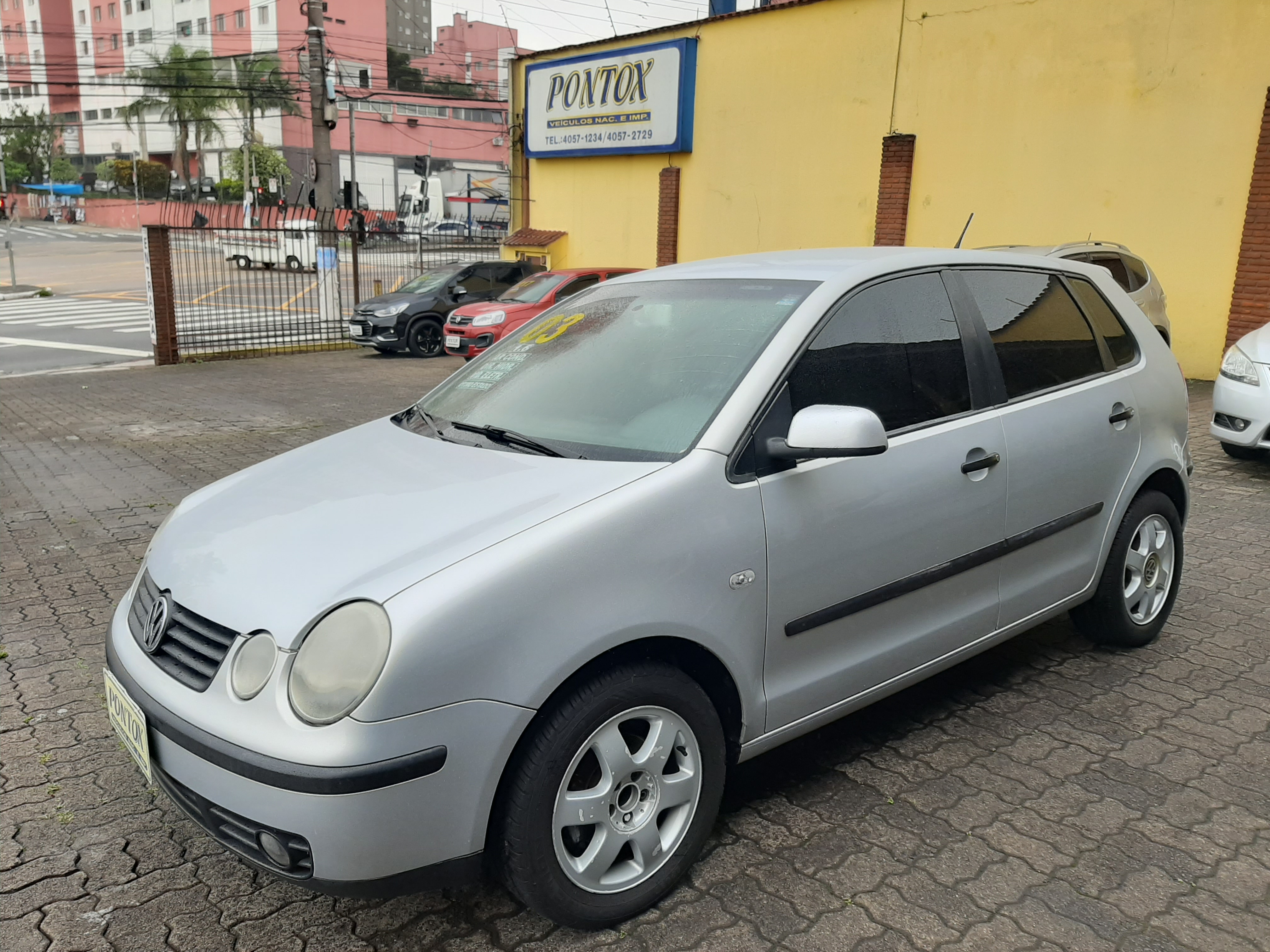 POLO 1.6 , 2003/2003 , EM EXCELENTE ESTADO , COM AR DIREÇÃO VIDROS E TRAVAS , E PEGAR E ANDAR