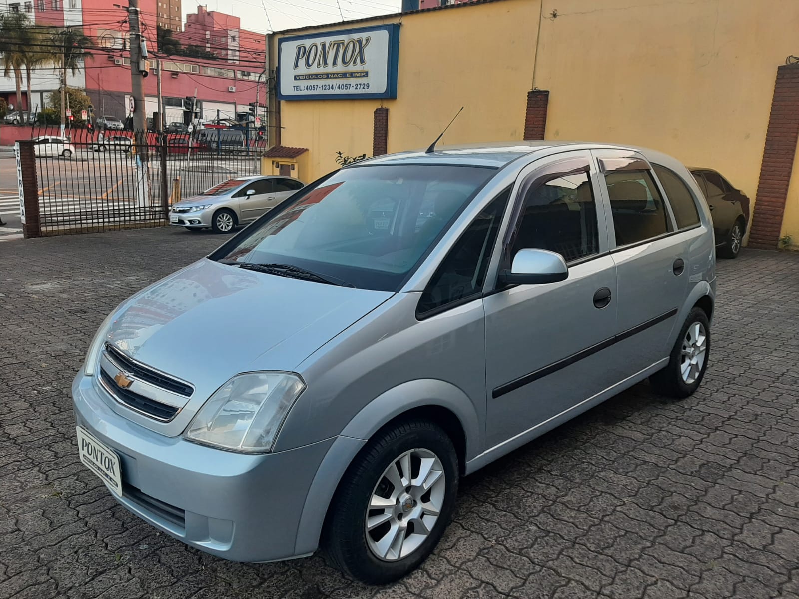 MERIVA 1.4 , 2009/2010 , COM AR DIREÇÃO VIDROS ,LINDA ,PNEUS NOVOS , E PEGAR E ANDAR