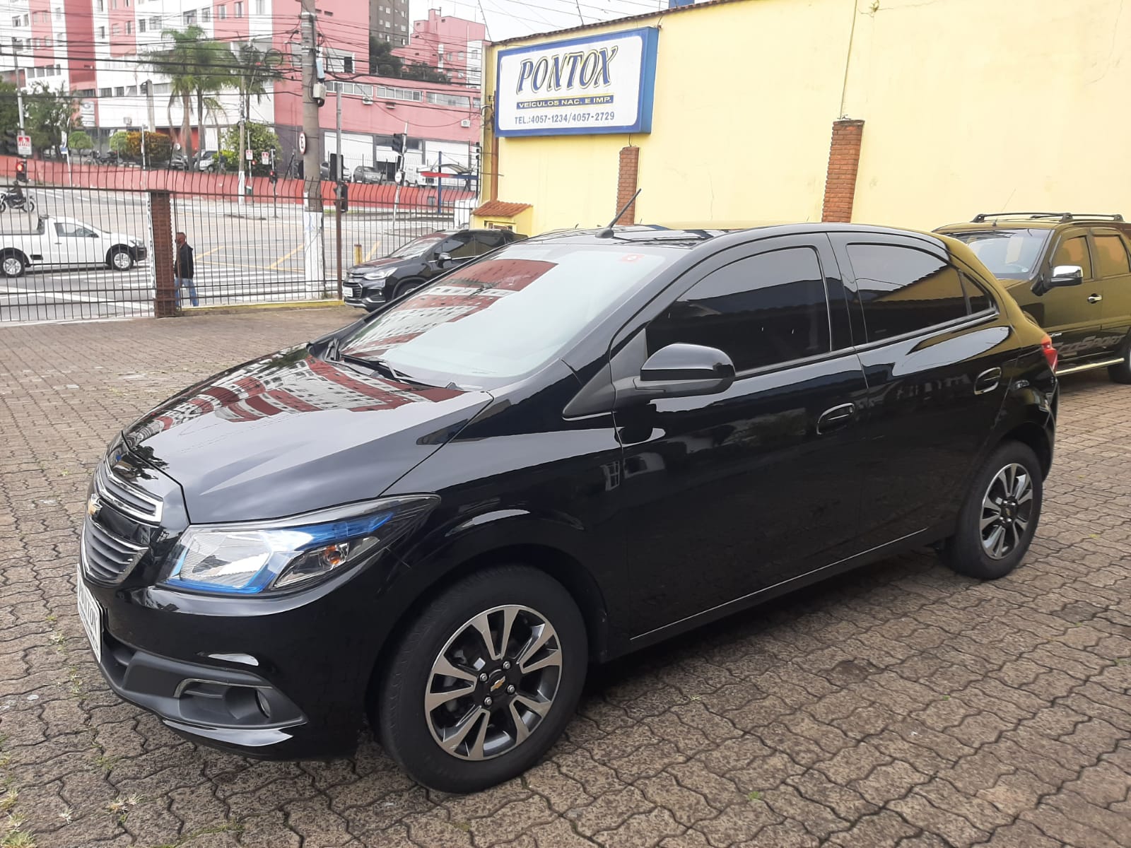 ONIX 1.4 LTZ , EM EXCELENTE ESTADO , 2016/2016 , COM AR DIREÇÃO VIDROS , OLHOU GOSTOU