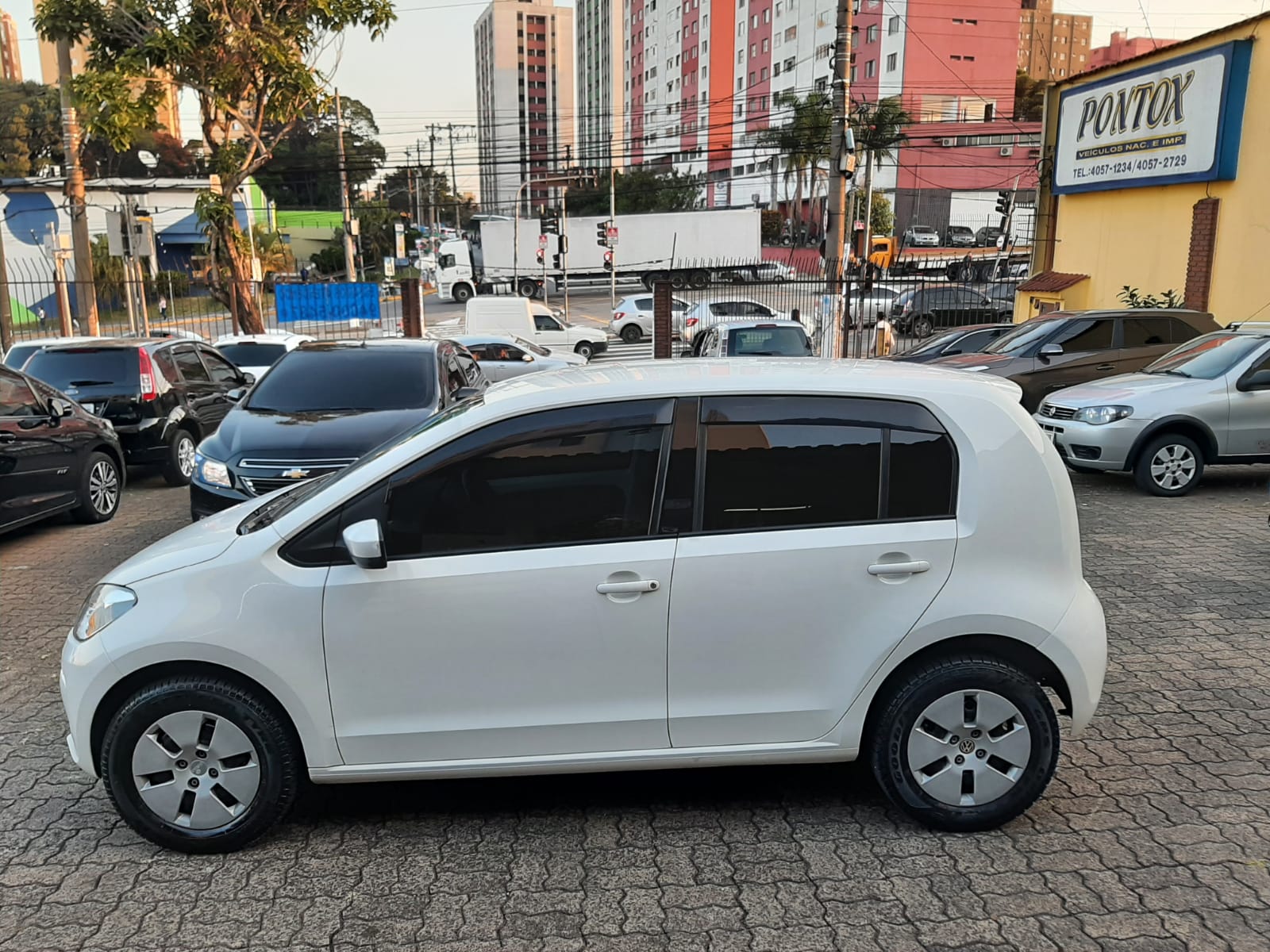 VW UP 1.0 TAKE , 2014/2015 ,SUPER NOVO , BAIXA KM ,COM AR DIREÇÃO VIDROS, OLHOU GOSTOU