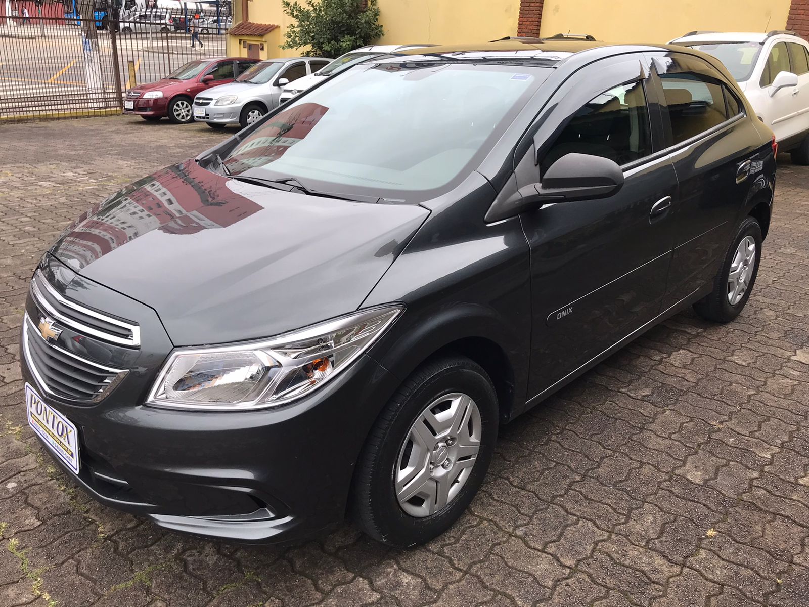 ONIX 1.0 LT , SUPER NOVO , 2016 , BAIXA KM ,COM AR DIREÇÃO VIDROS , LINDO