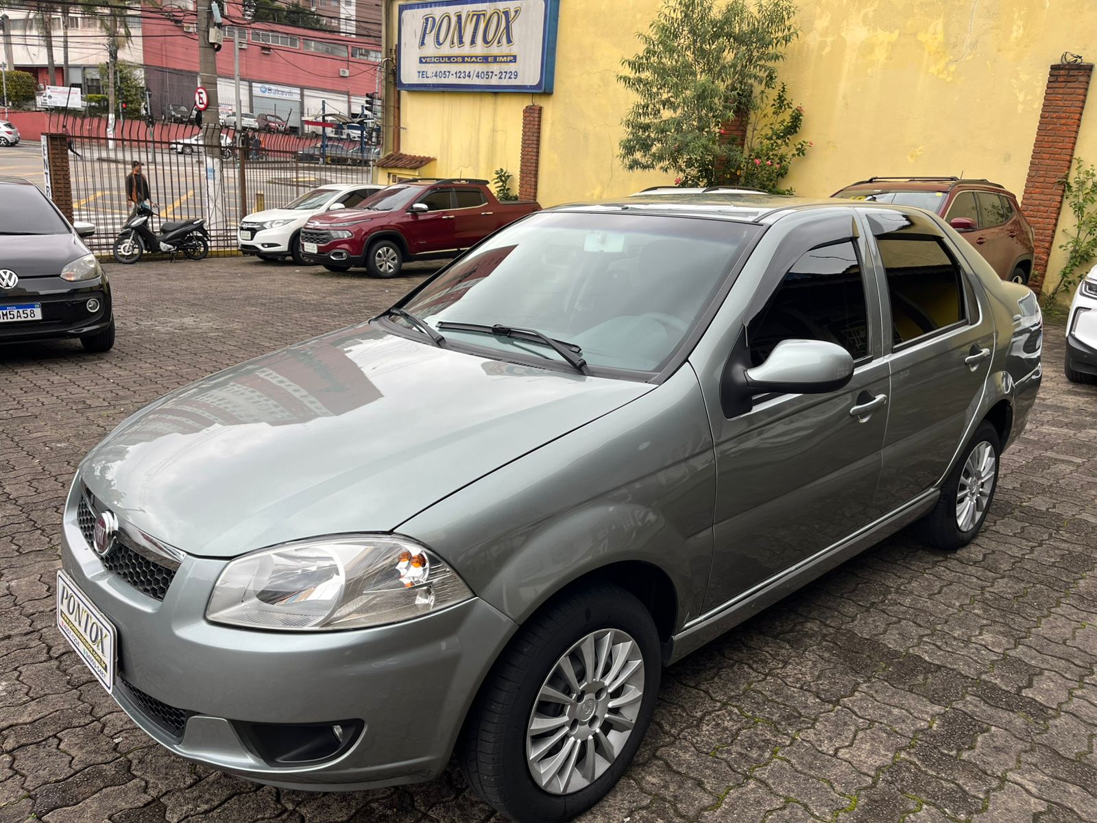 SIENA EL 1.4 COM AR DIREÇÃO VIDROS TRAVAS , 2013 , EM EXCELENTE ESTADO , BAIXA KM PARA O ANO