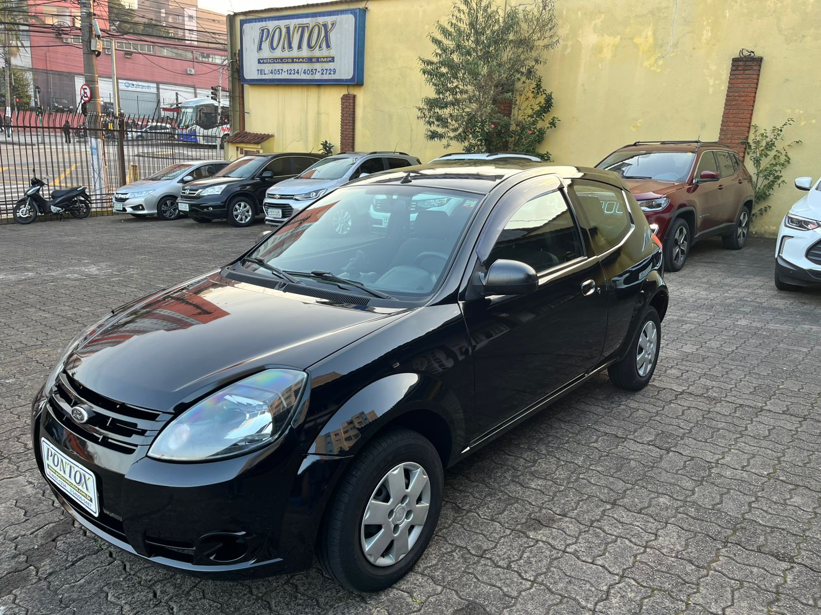 FORD KA 1.0 COM DIREÇÃO VIDROS TRAVAS , 2011 , EM EXCELENTE ESTADO , E PEGAR E ANDAR