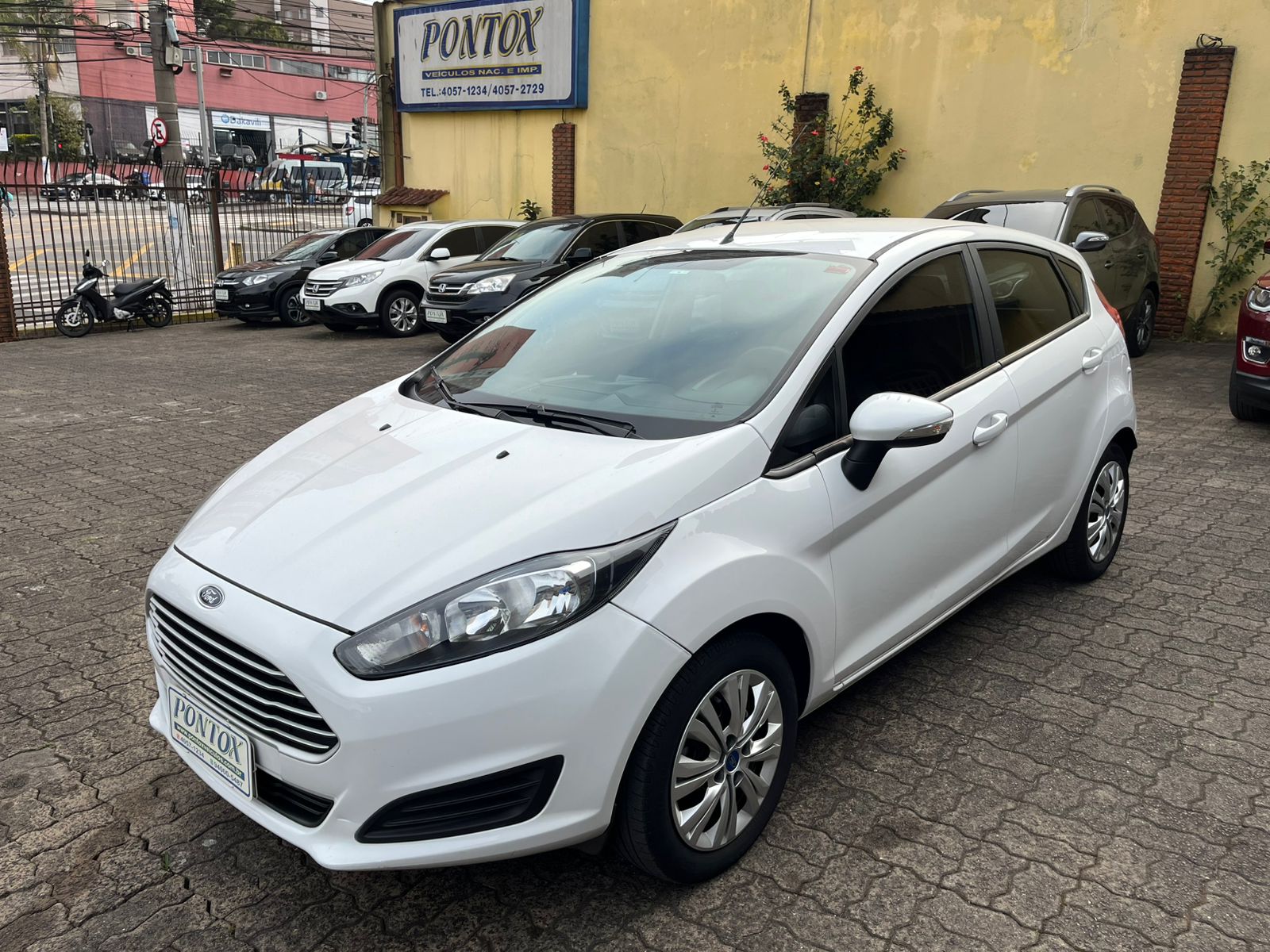FORD FIESTA 1.6 SE HATCH 2017 , EM EXCELENTE ESTADO , BAIXA KM , E PEGAR E ANDAR