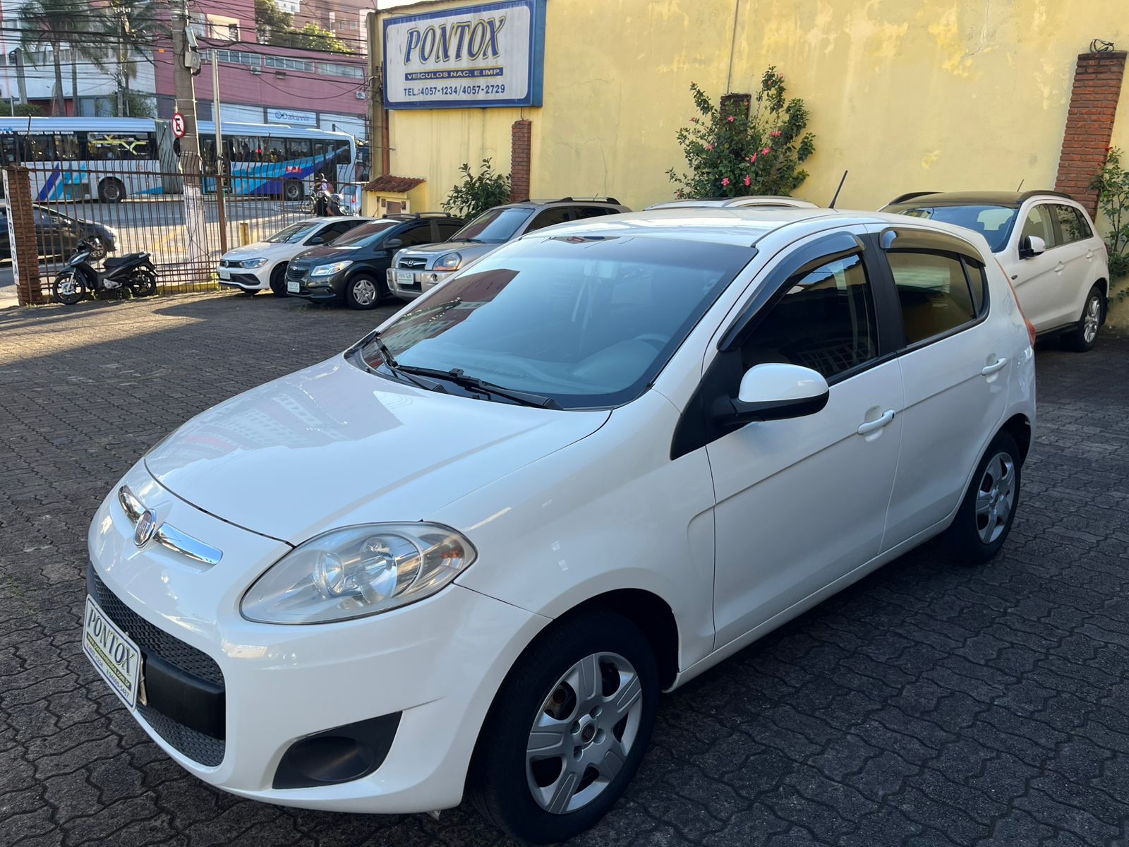 PALIO 1.0 ATTRACTIVE , 2015 , EM EXCELENTE ESTADO , COM AR DIREÇÃO VIDROS ELETRICOS , OLHOU GOSTOU