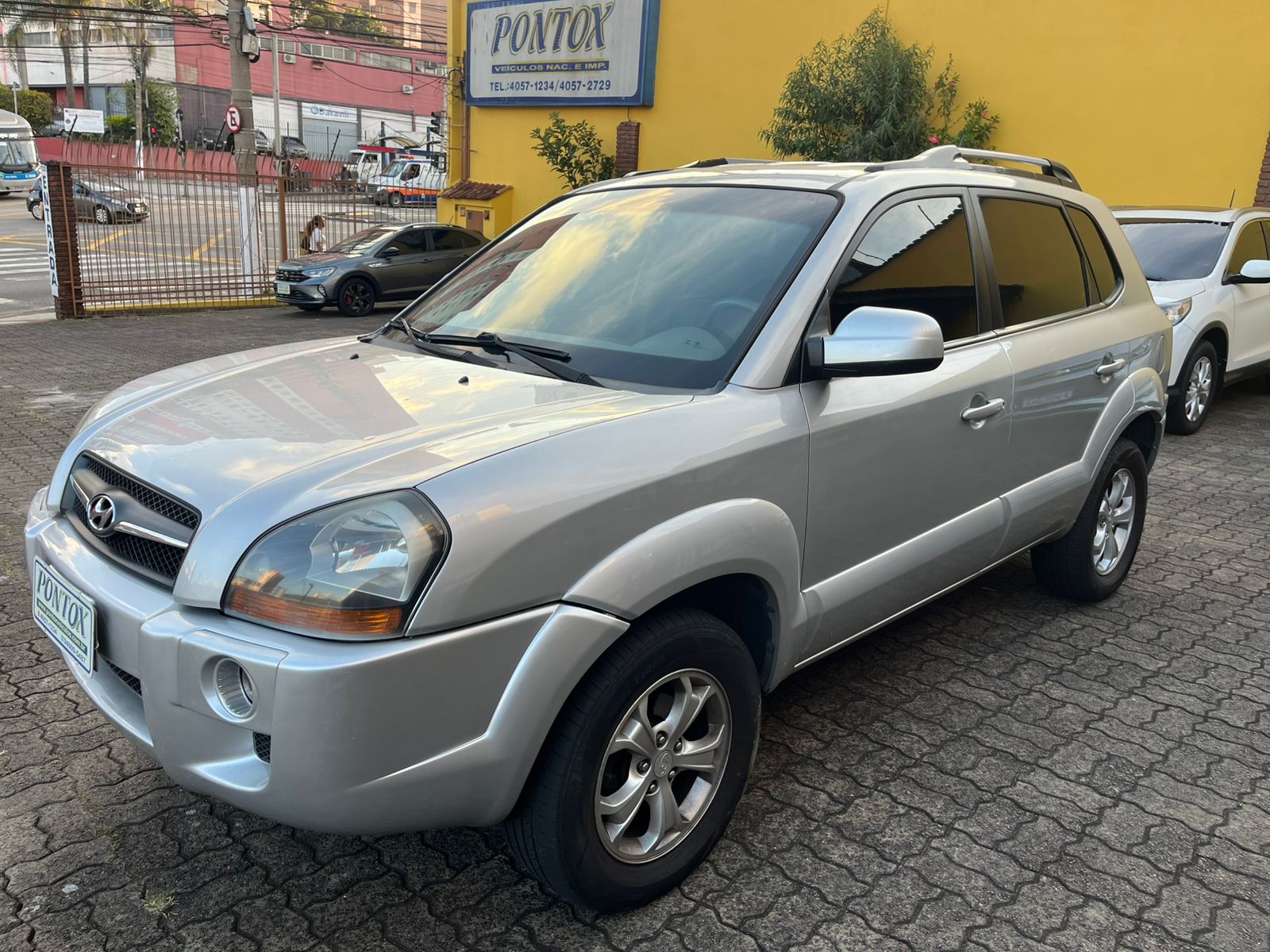 HYUNDAI TUCSON 2.0 GLS  4X2 AUTOMATICA 2015 ,EXCELENTE ESTADO , E PEGAR E ANDAR